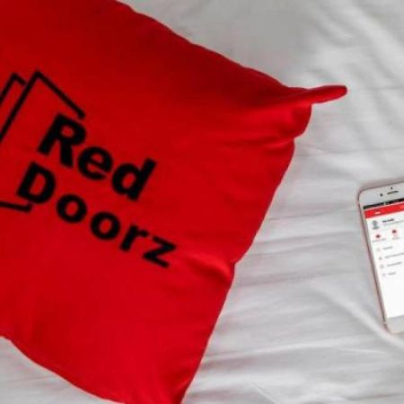 Reddoorz Plus Near Cilandak Town Square 2 Jakarta Eksteriør billede