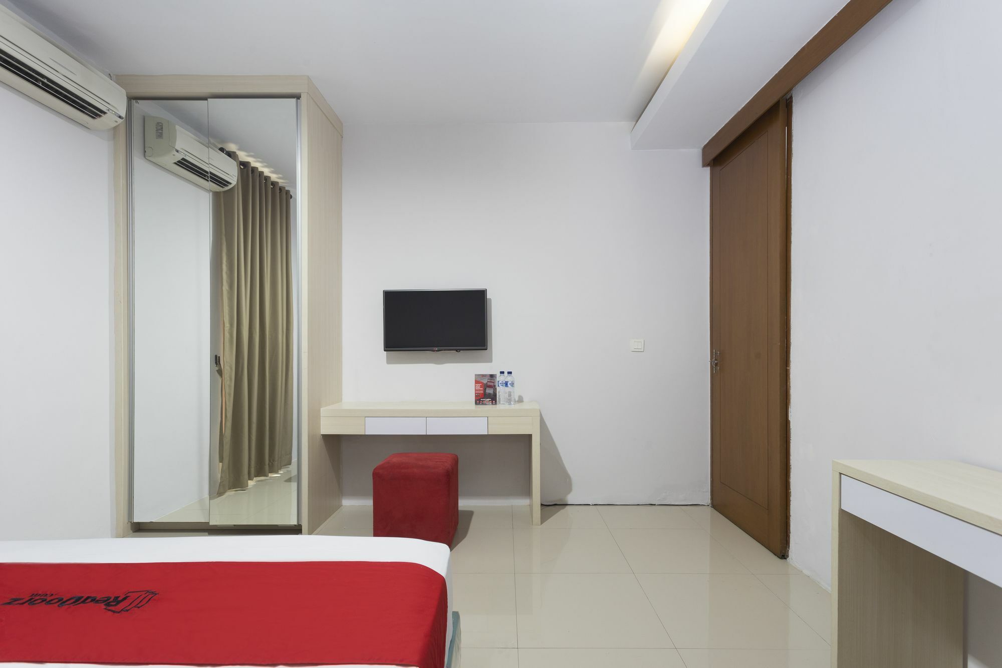 Reddoorz Plus Near Cilandak Town Square 2 Jakarta Eksteriør billede