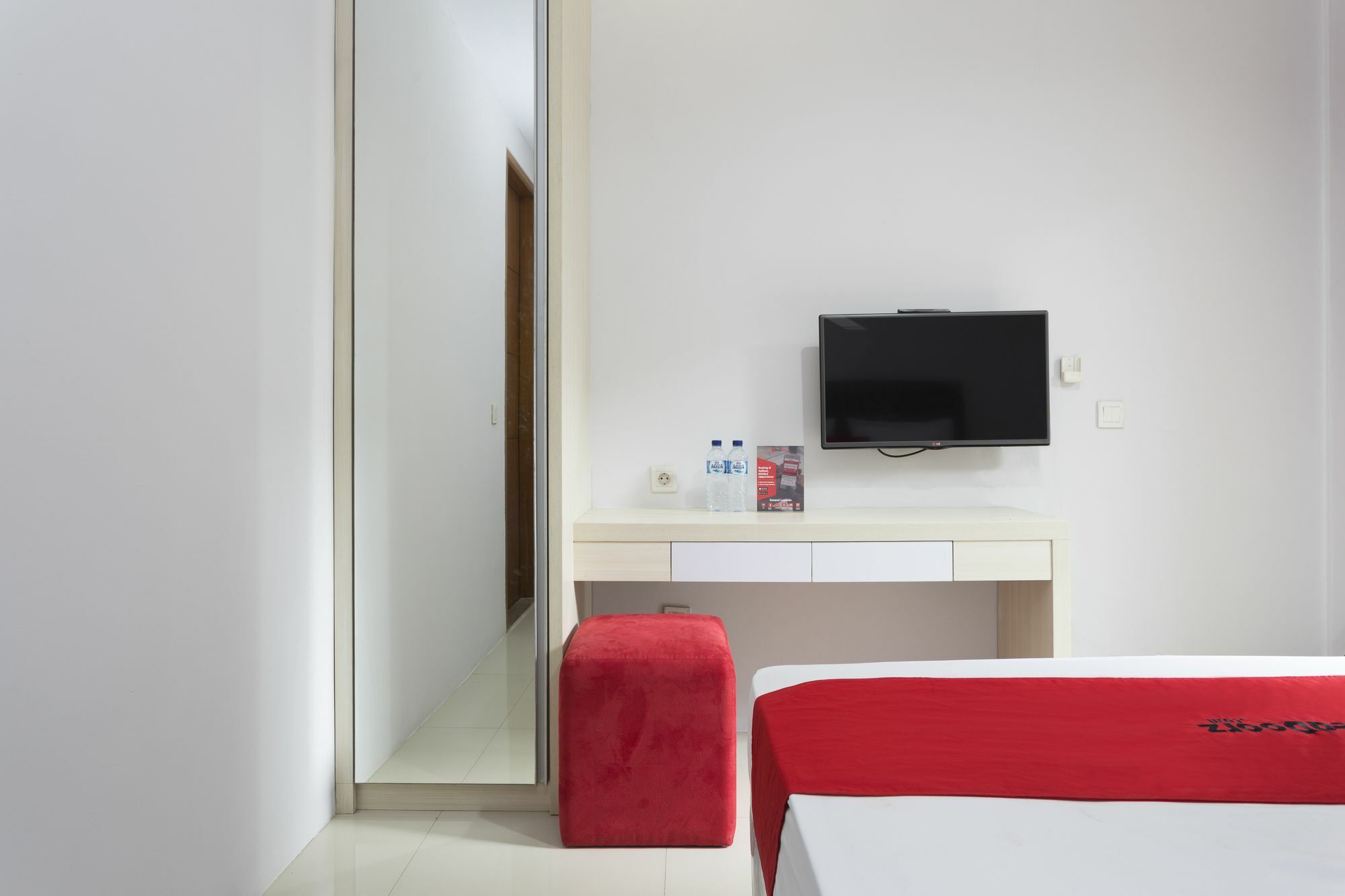Reddoorz Plus Near Cilandak Town Square 2 Jakarta Eksteriør billede
